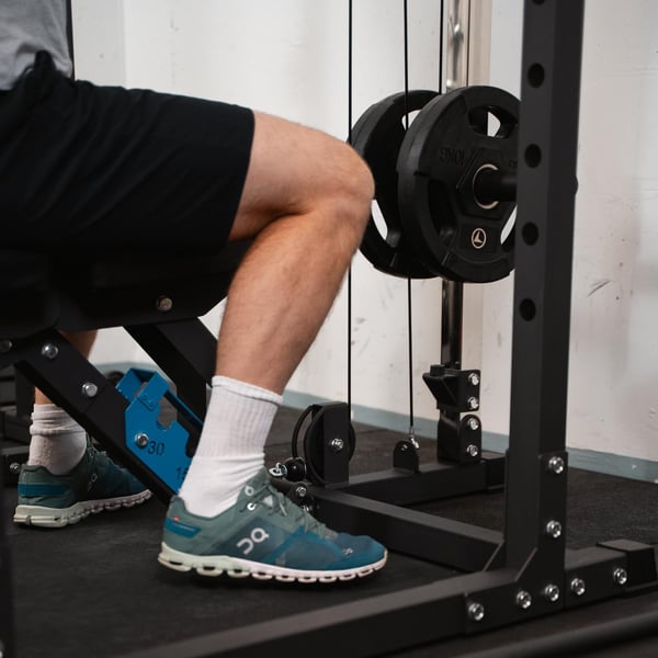 FitNord Power Rack 500 med øvre og nedre dragstasjon 10