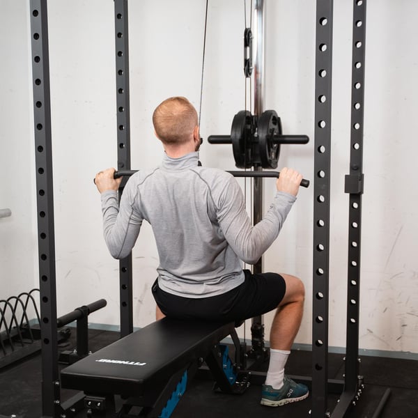 FitNord Power Rack 500 med øvre og nedre dragstasjon
