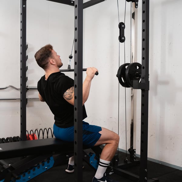 FitNord Power Rack 500 med øvre og nedre dragstasjon