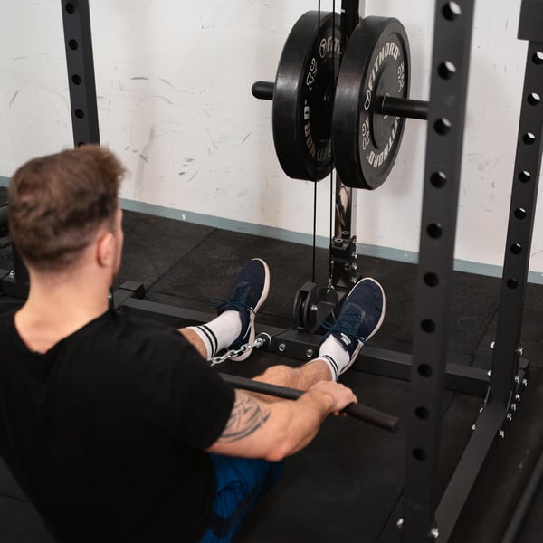 FitNord Power Rack 500 med øvre og nedre dragstasjon