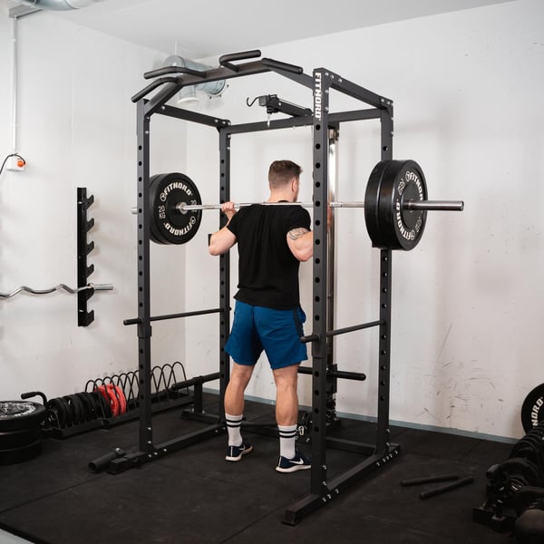 FitNord Power Rack 500 med øvre og nedre dragstasjon